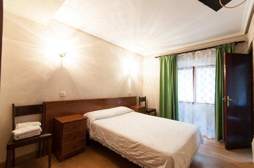 Pension Iberia Llanes Room photo