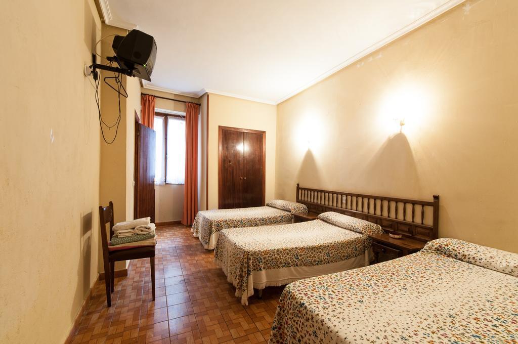 Pension Iberia Llanes Room photo